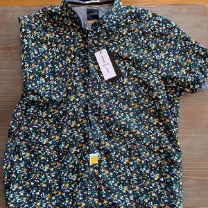 Men’s floral print.
